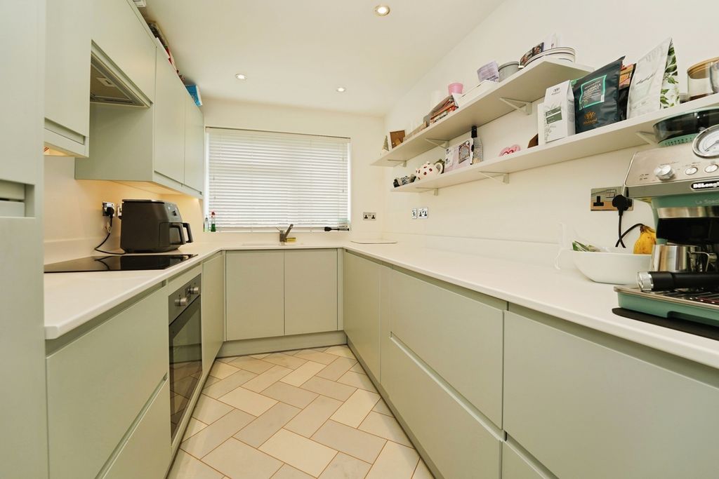 Property photo 2 of 10 Pbox-Img.Jpg