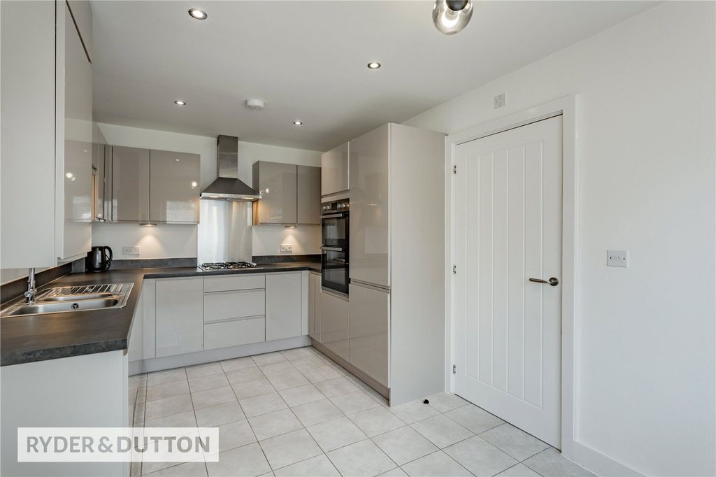Property photo 1 of 24 Picture No. 32