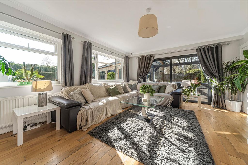 Property photo 3 of 33