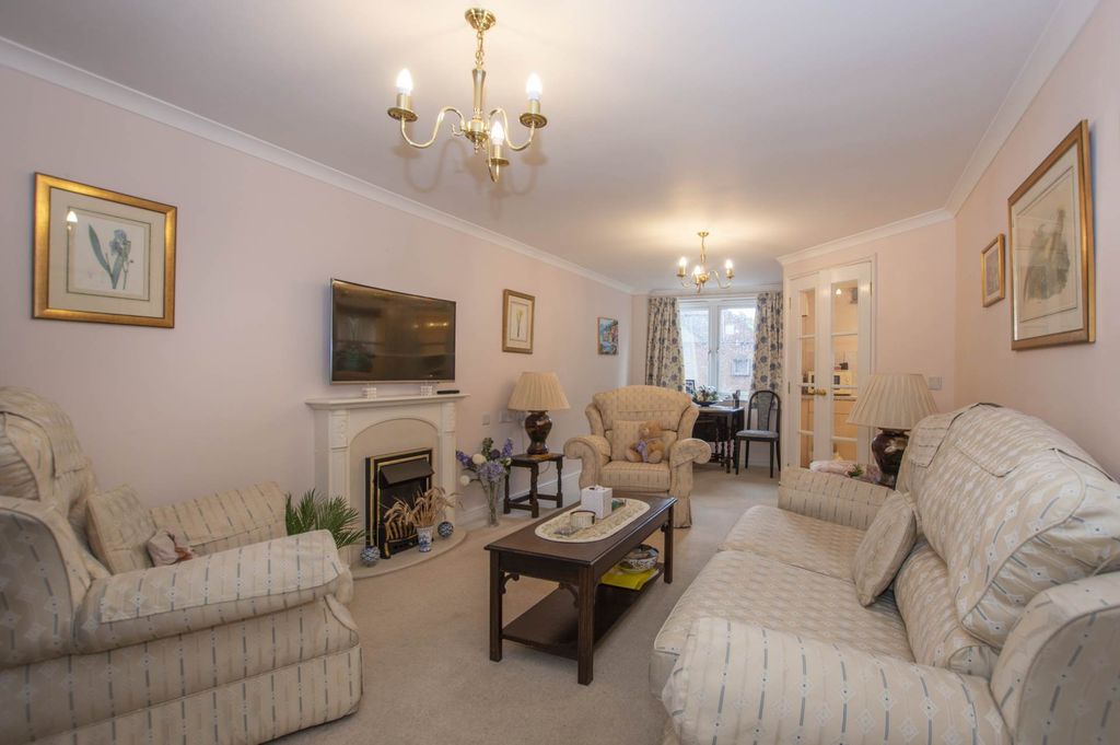 Property photo 2 of 11