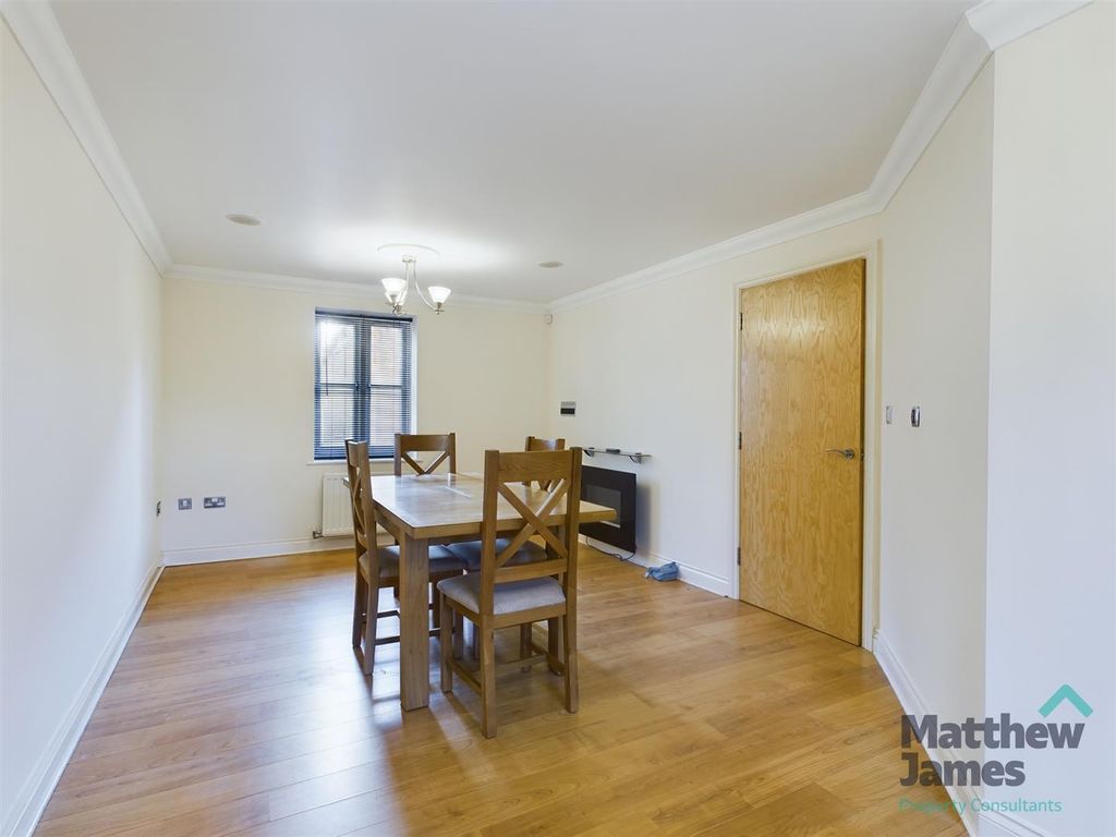 Property photo 3 of 11 Cam03063G0-Pr0019-Still002.Jpg