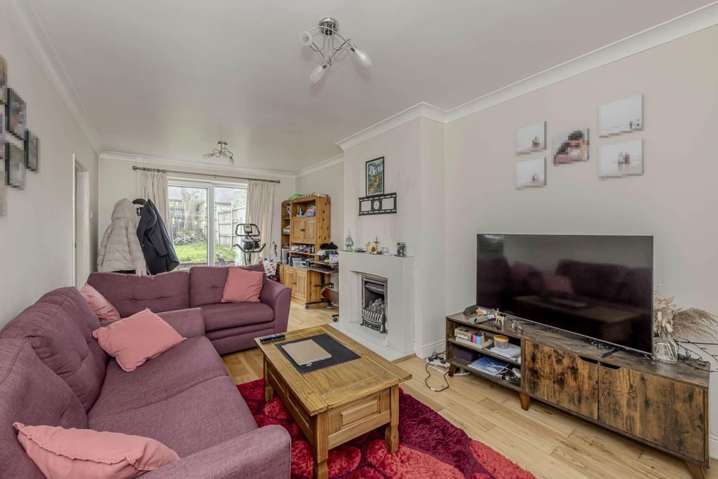 Property photo 2 of 20