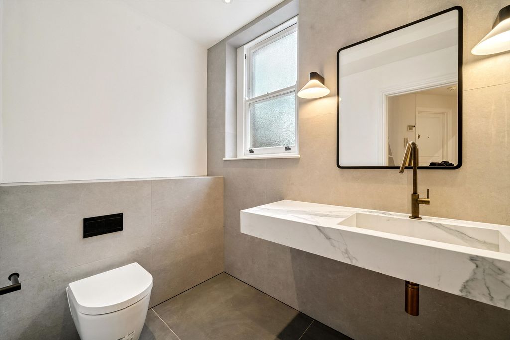 Property photo 3 of 12 Image