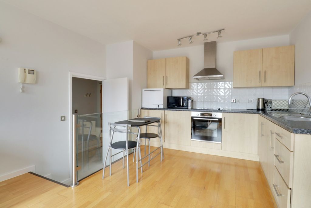 Property photo 1 of 9 4250100