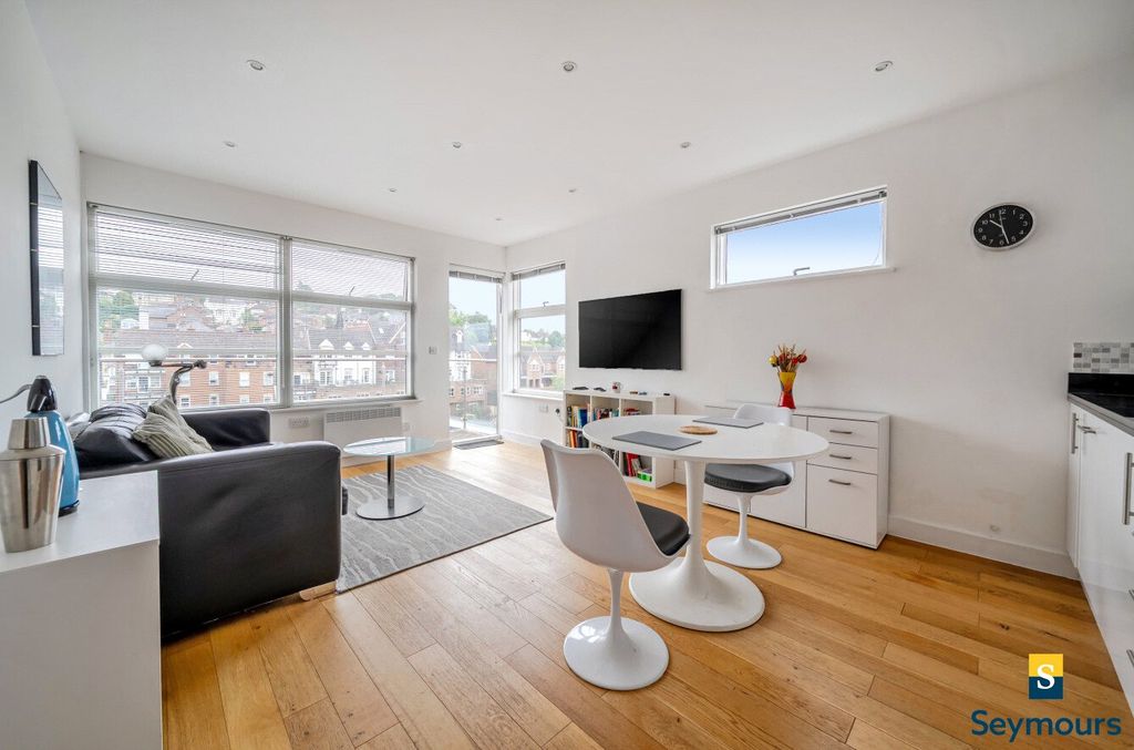 Property photo 1 of 17 Living/Dining