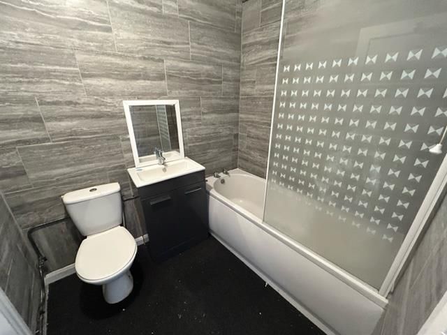 Property photo 2 of 4 Bathroom