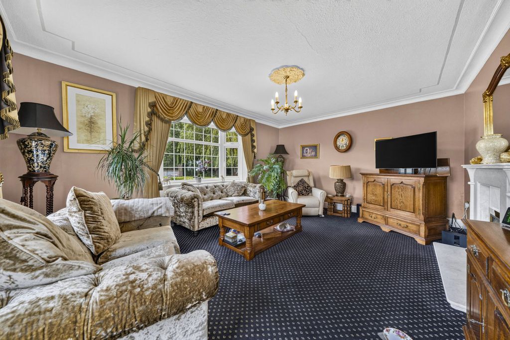 Property photo 2 of 22