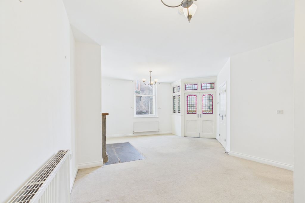 Property photo 2 of 14 Picture No. 24