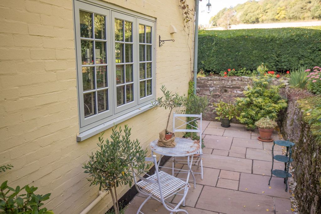 Property photo 3 of 7
