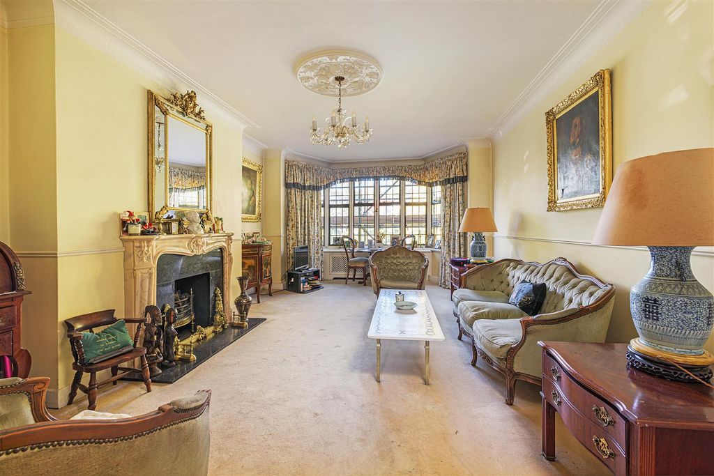 Property photo 2 of 14 Cumberland Hse