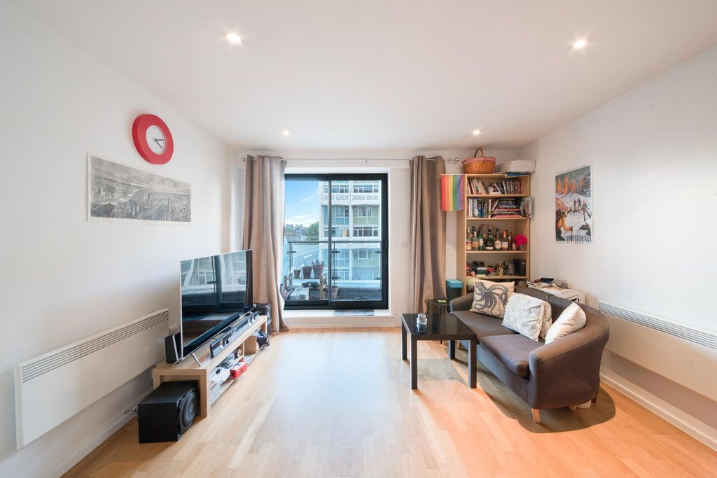 Property photo 2 of 12