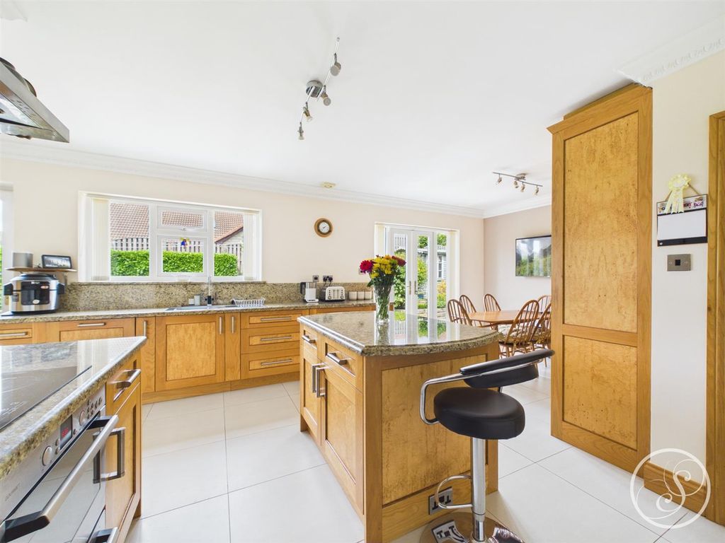 Property photo 2 of 41 Kitchen/Diner