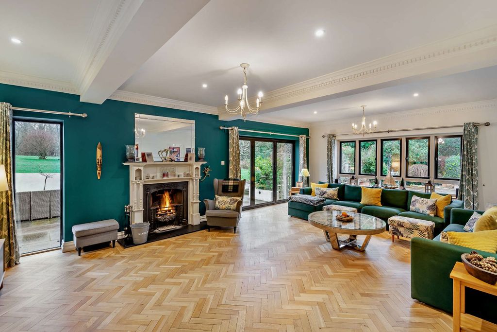 Property photo 3 of 23 Drawing Room