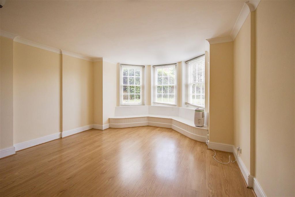 Property photo 2 of 10 Living Room