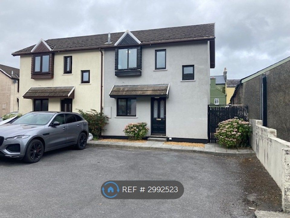 Property photo 2 of 19