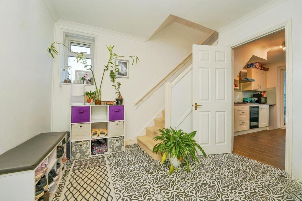 Property photo 3 of 19 Hallway