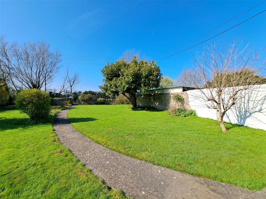 Property photo 2 of 35 Picture No. 31