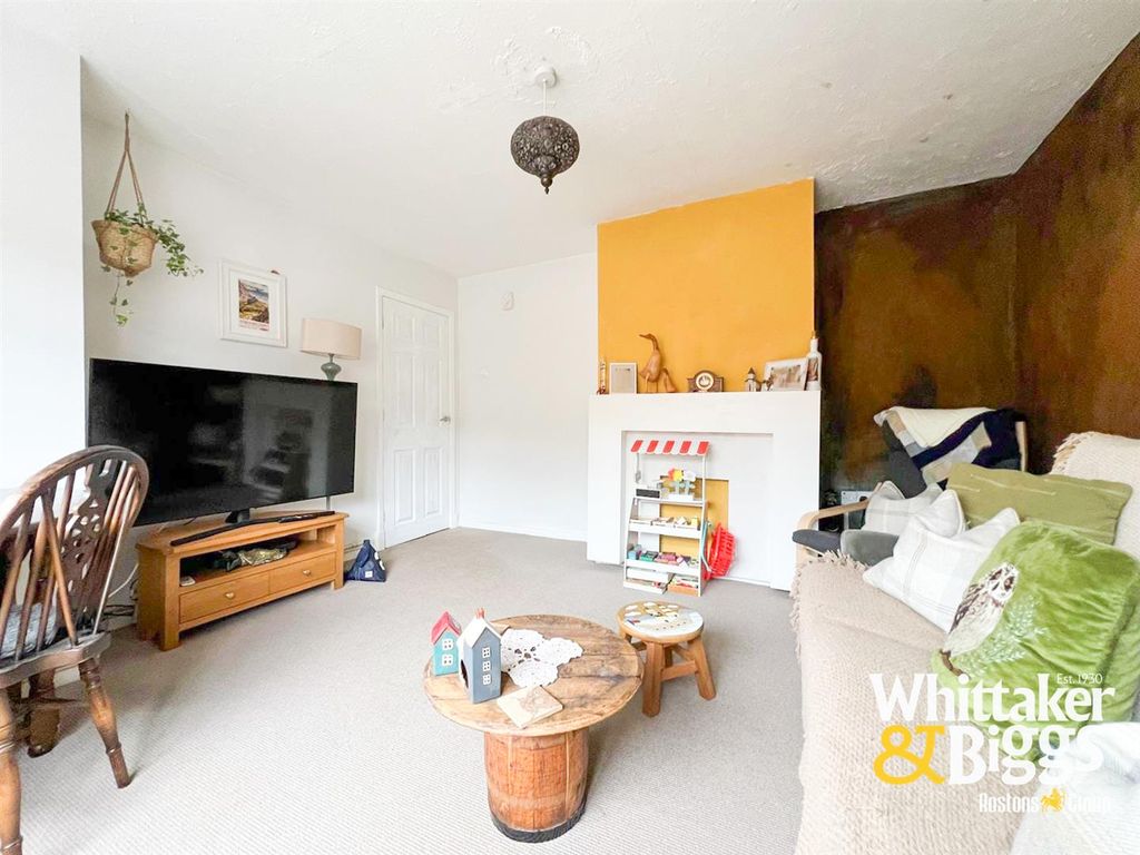 Property photo 2 of 13 Sitting Room