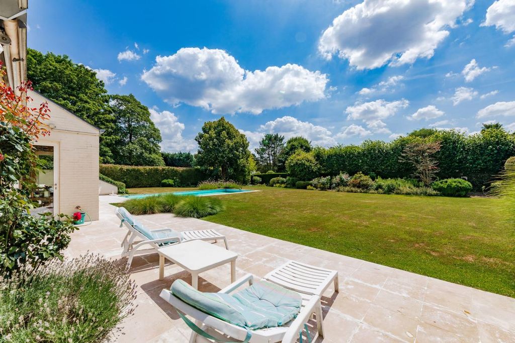 Property photo 3 of 32