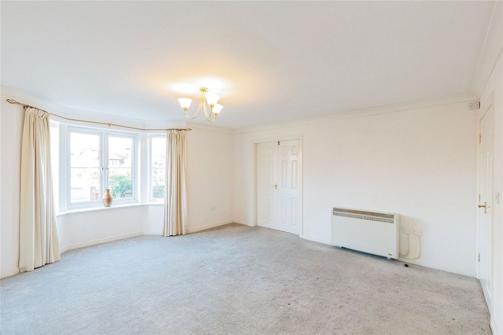 Property photo 2 of 8