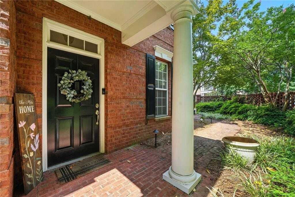 Property photo 1 of 31