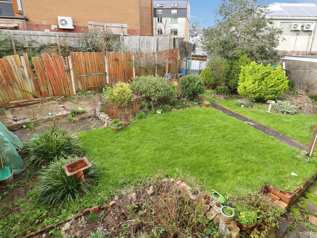 Property photo 3 of 20