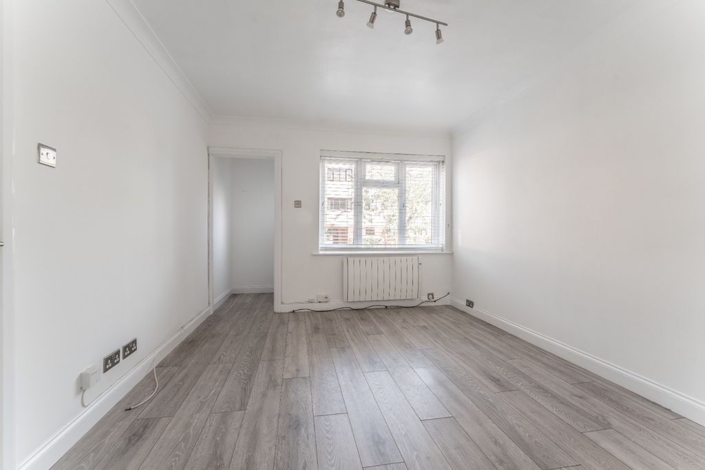 Property photo 2 of 11 5328002