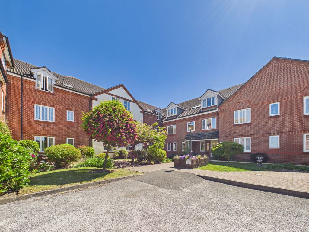 Property photo 1 of 8 2 Bedroom Retirement Flat For Sale