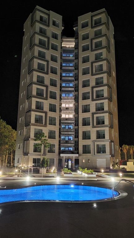 Property photo 1 of 28