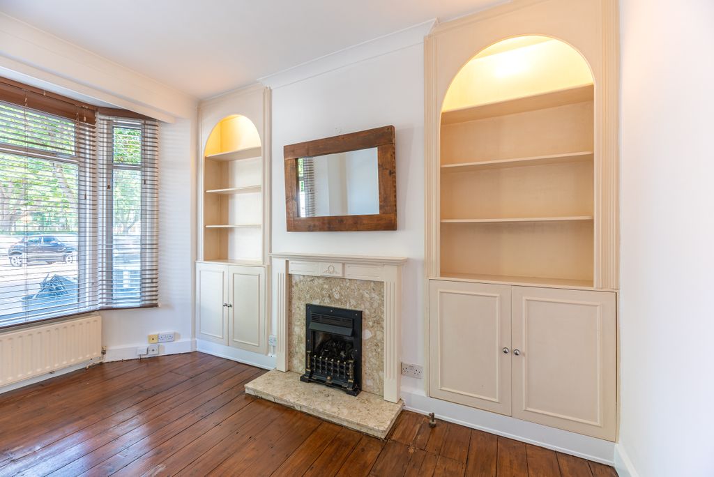 Property photo 3 of 13 Living