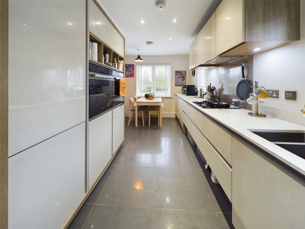 Property photo 3 of 17 Qwl230047 3