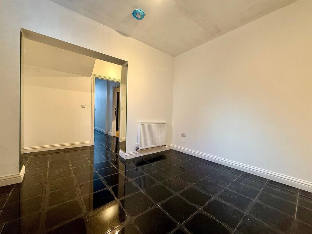 Property photo 2 of 18 Flat 1 Bedroom.Jpg