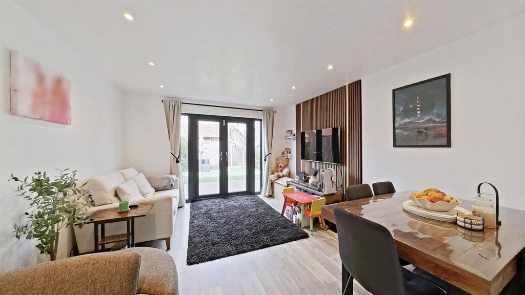 Property photo 2 of 9 Reception