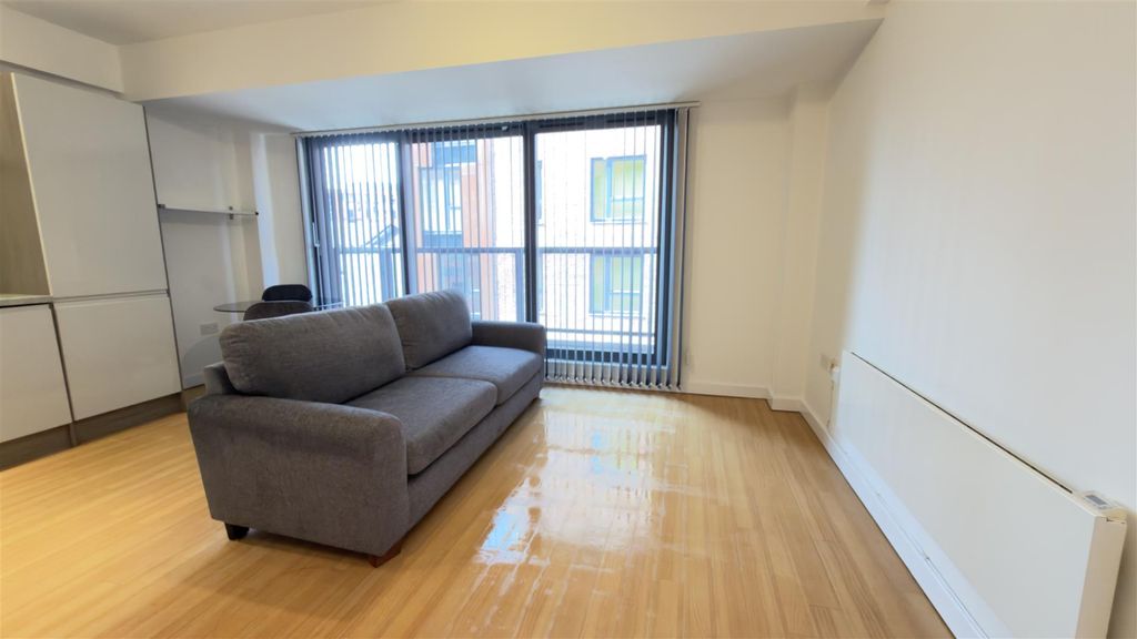 Property photo 1 of 10 Living Area 01.Jpg