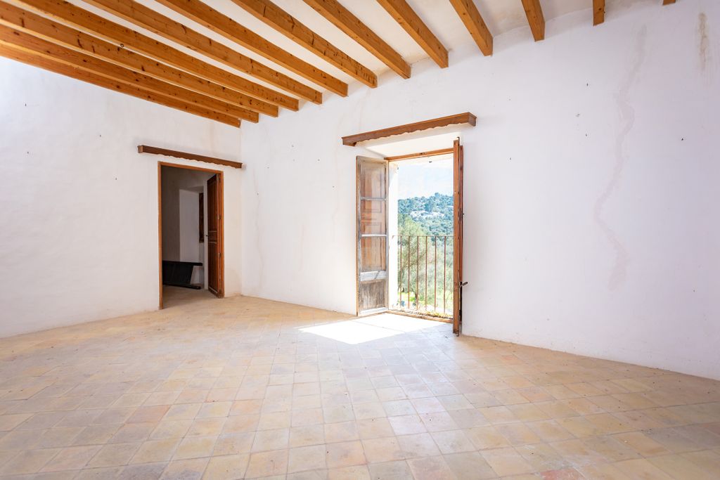 Property photo 2 of 16 Fuster_Villa_Escorca_65303_Web-10.Jpg
