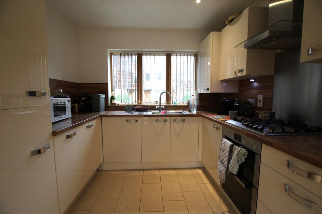 Property photo 3 of 13 Kitchen.Jpg