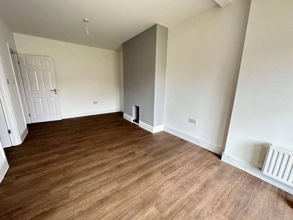 Property photo 3 of 9 228 Kettering Road 3.Jpg