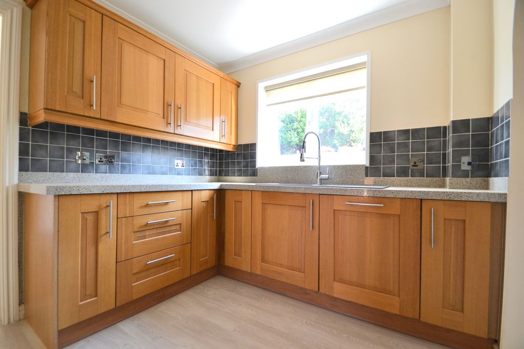 Property photo 3 of 22 Kitchen