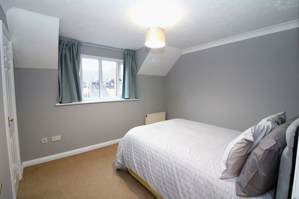 Property photo 2 of 9 Bedroom One