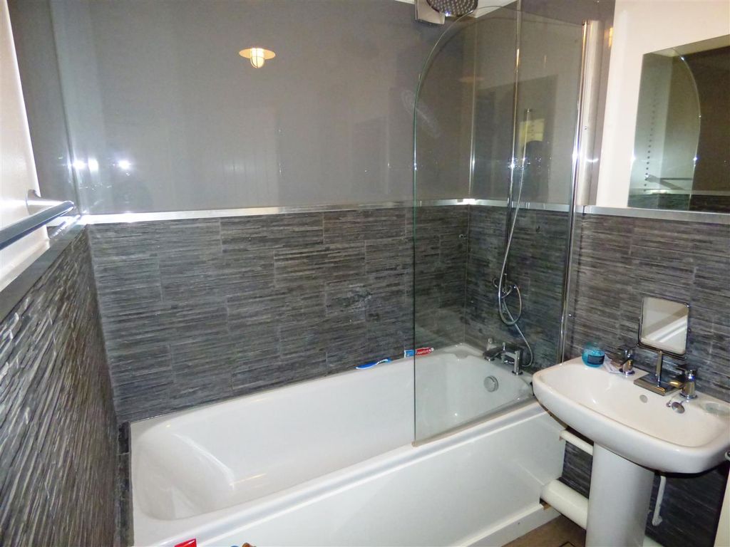 Property photo 3 of 9 P1050499.Jpg