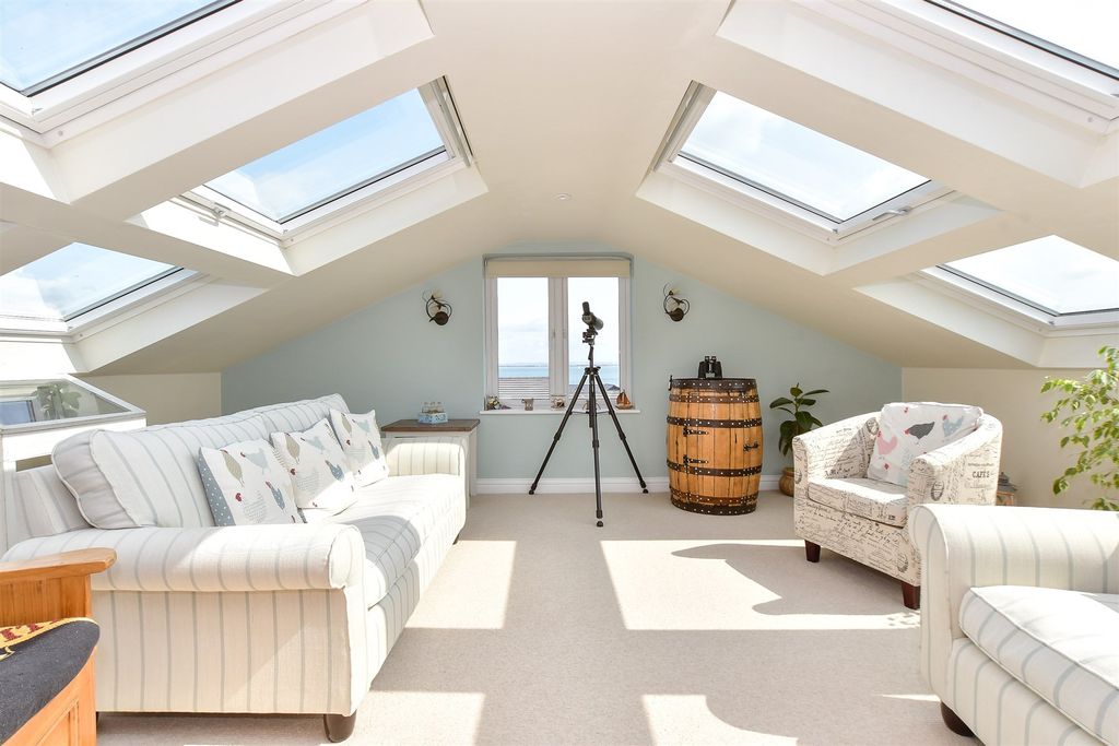 Property photo 3 of 16 Sitting Room