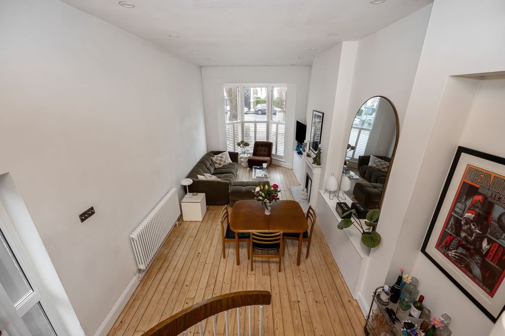 Property photo 3 of 23