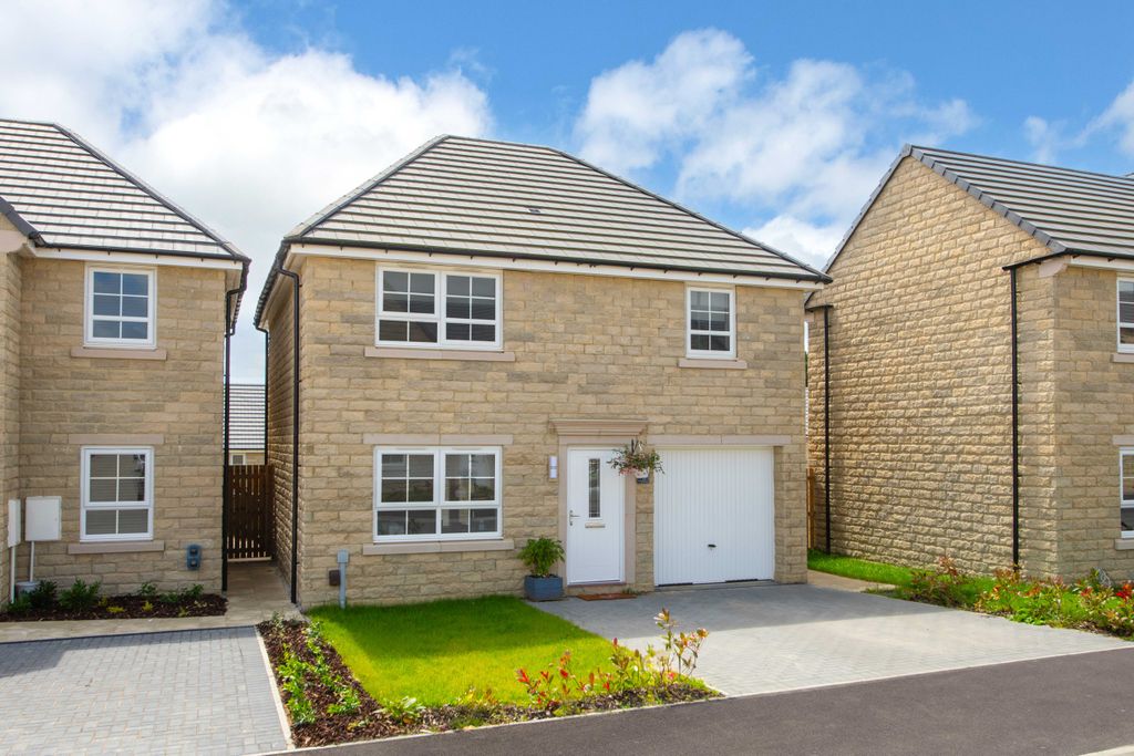 Property photo 1 of 10 The Bridleways