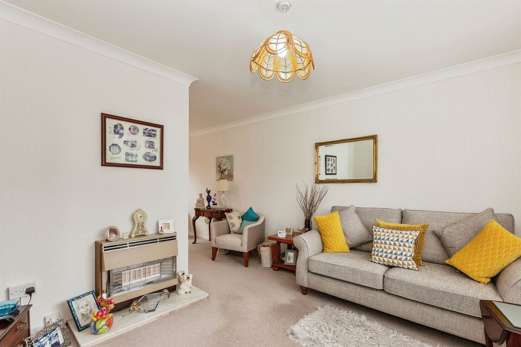 Property photo 3 of 17