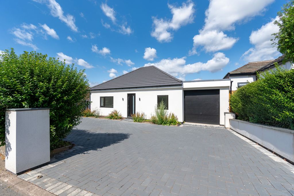 Property photo 1 of 34