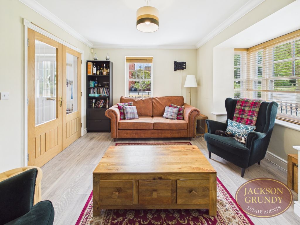 Property photo 2 of 18 Bassett Lowke Drive