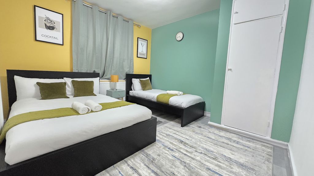 Property photo 3 of 48