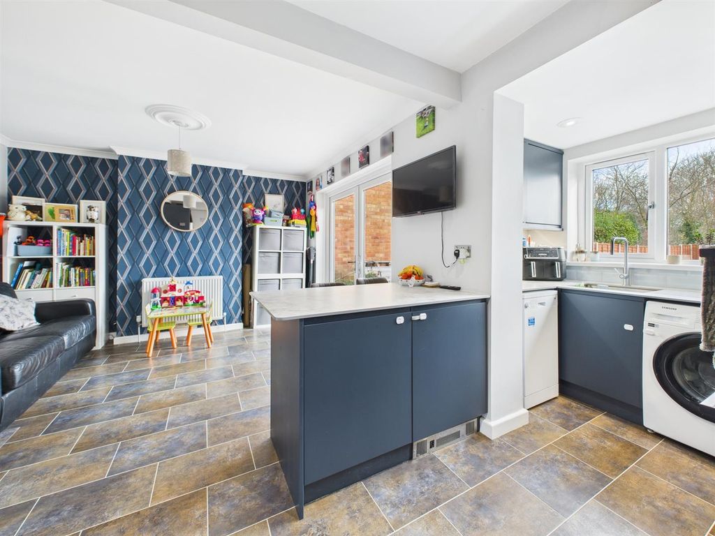 Property photo 2 of 17