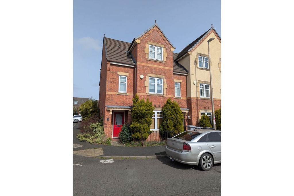 Property photo 1 of 11