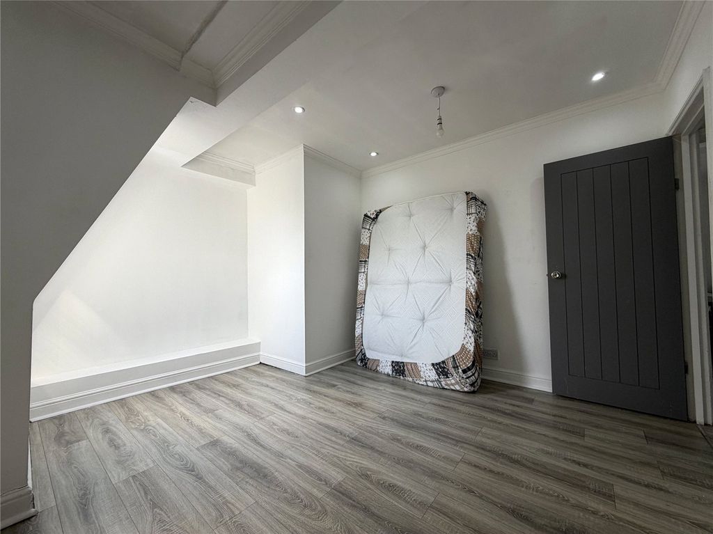 Property photo 3 of 7 Picture No. 08